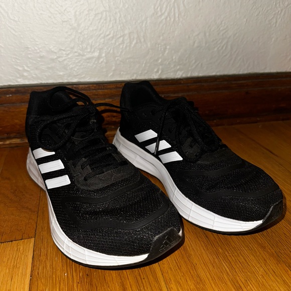 Adidas Run Falcon 5 Size 7 - Picture 1 of 3